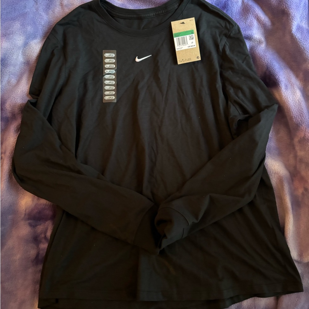 women’s nike tee